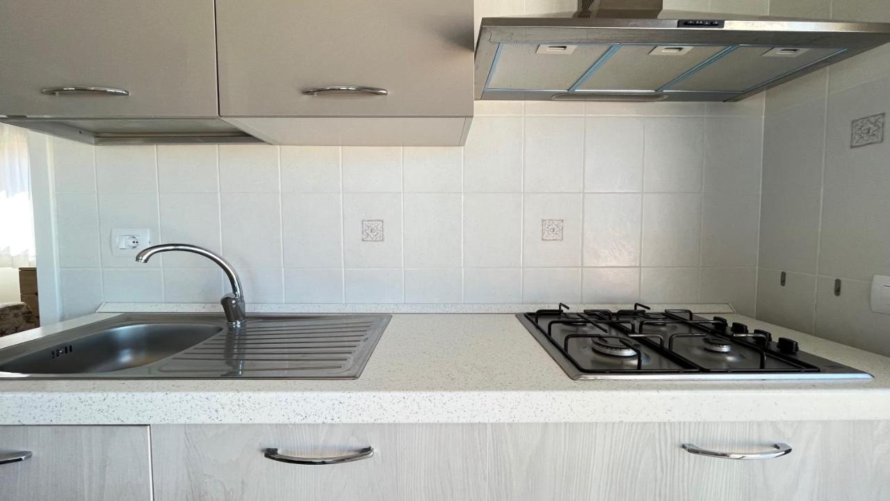 Ferienwohnung Attici Con Terrazzo Vista Mare Calasetta Exterior foto