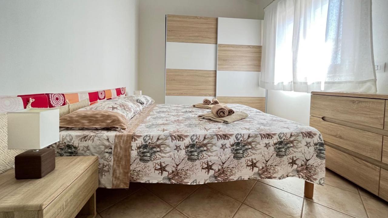 Ferienwohnung Attici Con Terrazzo Vista Mare Calasetta Exterior foto