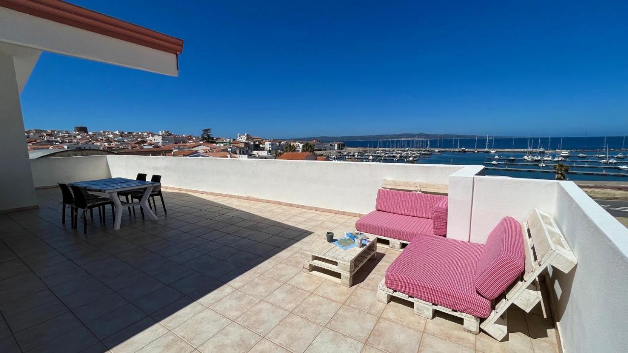 Ferienwohnung Attici Con Terrazzo Vista Mare Calasetta Exterior foto