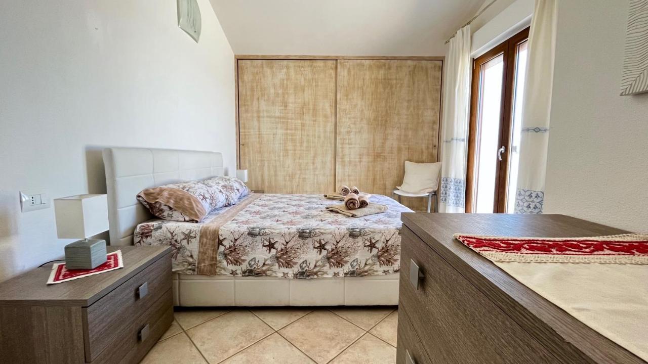 Ferienwohnung Attici Con Terrazzo Vista Mare Calasetta Exterior foto