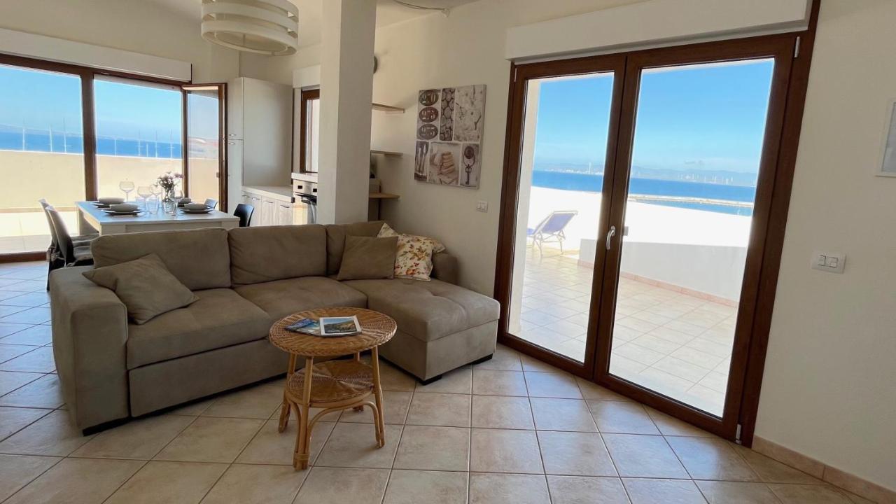 Ferienwohnung Attici Con Terrazzo Vista Mare Calasetta Exterior foto