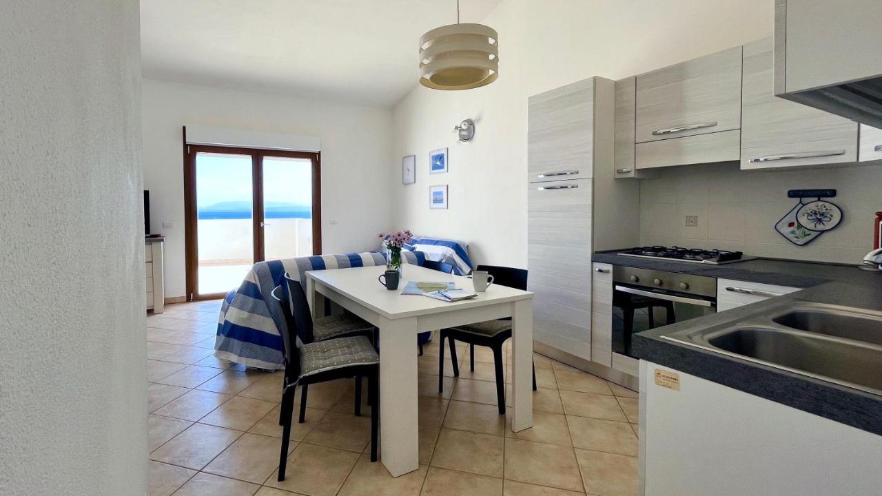 Ferienwohnung Attici Con Terrazzo Vista Mare Calasetta Exterior foto