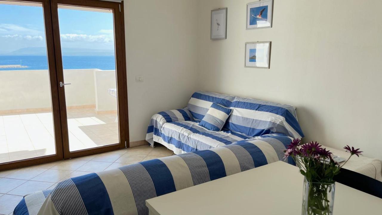 Ferienwohnung Attici Con Terrazzo Vista Mare Calasetta Exterior foto