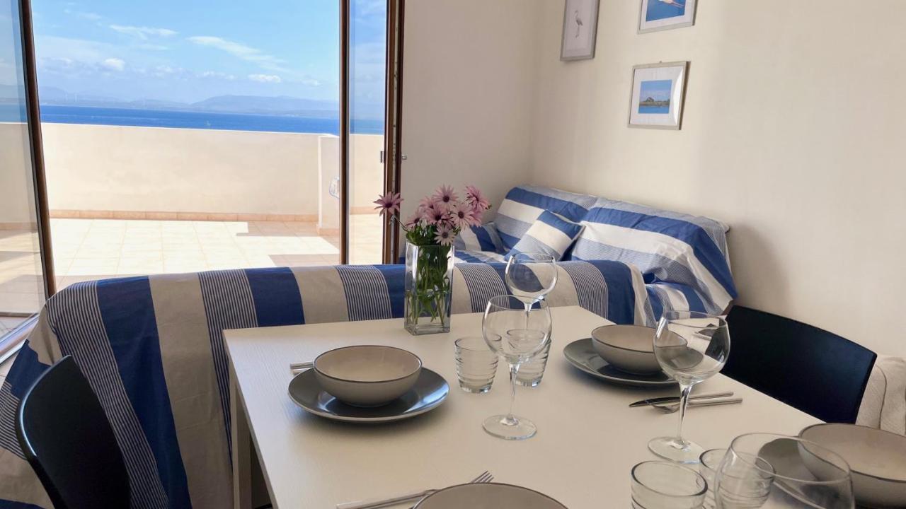 Ferienwohnung Attici Con Terrazzo Vista Mare Calasetta Exterior foto