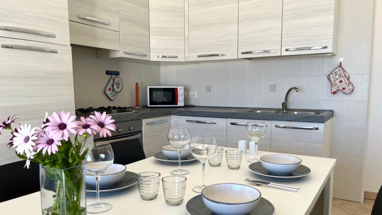 Ferienwohnung Attici Con Terrazzo Vista Mare Calasetta Exterior foto