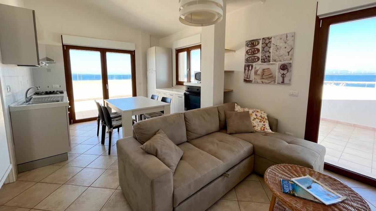 Ferienwohnung Attici Con Terrazzo Vista Mare Calasetta Exterior foto