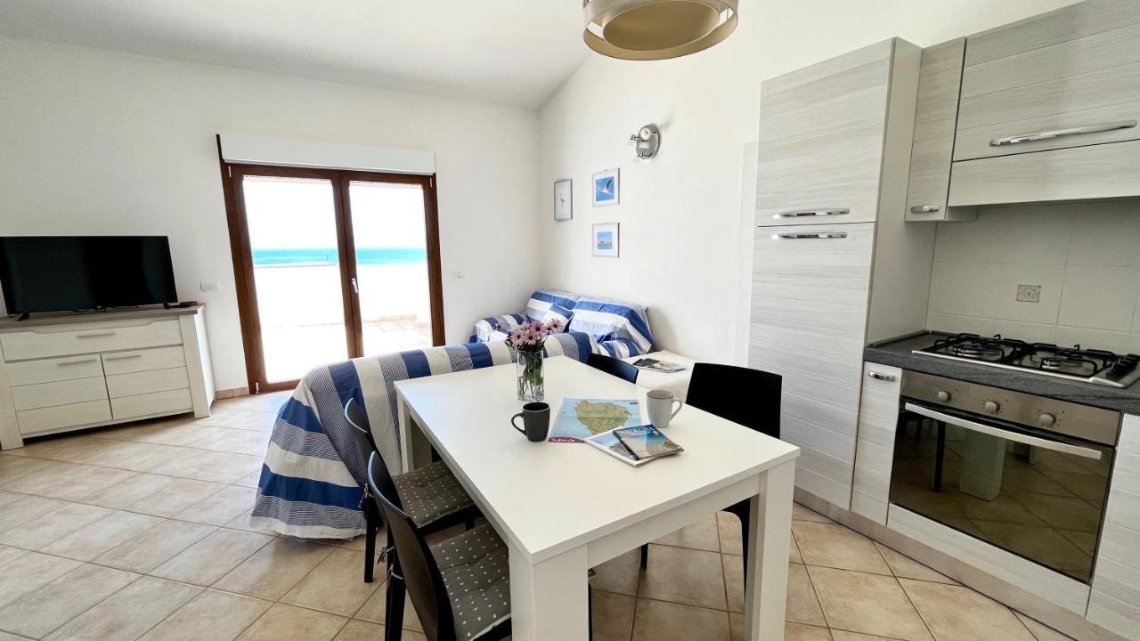 Ferienwohnung Attici Con Terrazzo Vista Mare Calasetta Exterior foto