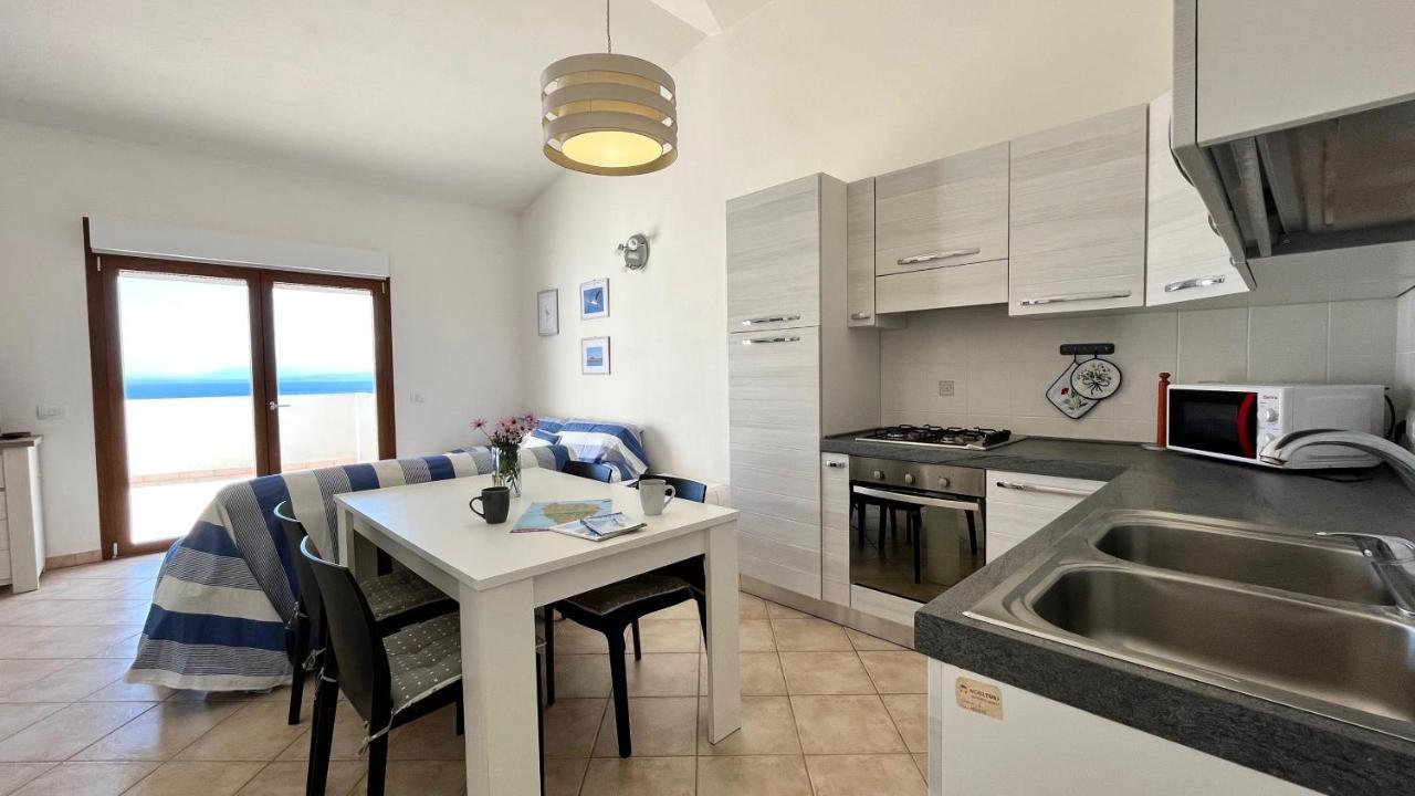 Ferienwohnung Attici Con Terrazzo Vista Mare Calasetta Exterior foto